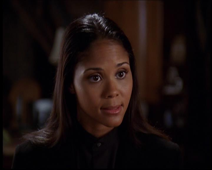 Charmed-Online-dot-709TheresSomethingAboutLeo0947.jpg