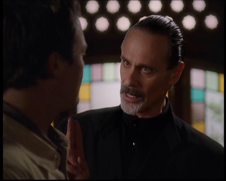Charmed-Online-dot-709TheresSomethingAboutLeo0953.jpg
