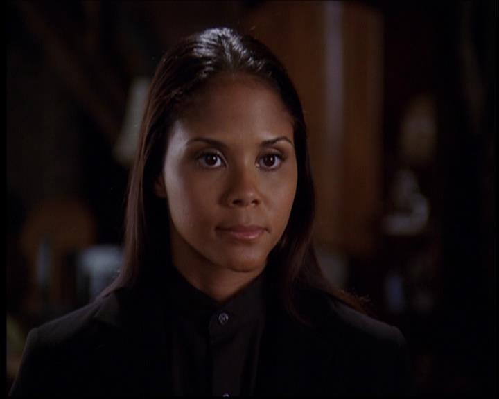 Charmed-Online-dot-709TheresSomethingAboutLeo0957.jpg