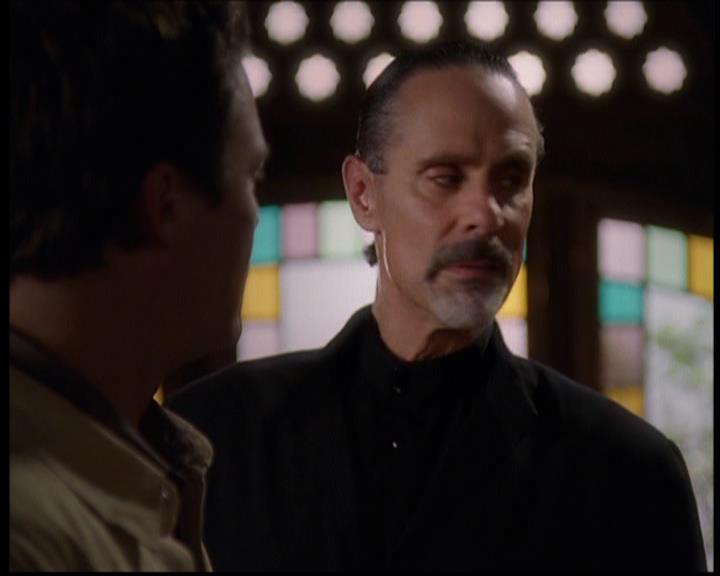 Charmed-Online-dot-709TheresSomethingAboutLeo0958.jpg