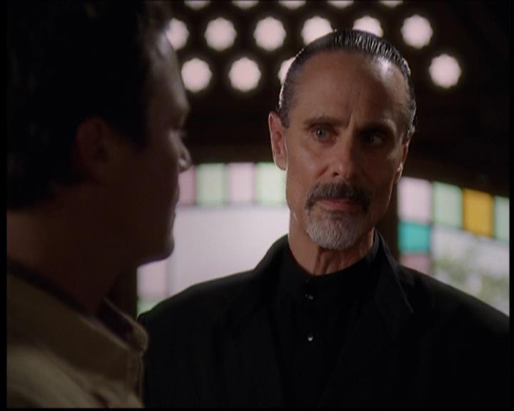 Charmed-Online-dot-709TheresSomethingAboutLeo0972.jpg