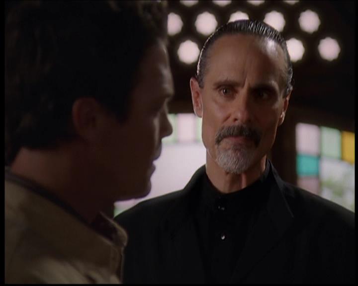 Charmed-Online-dot-709TheresSomethingAboutLeo0978.jpg