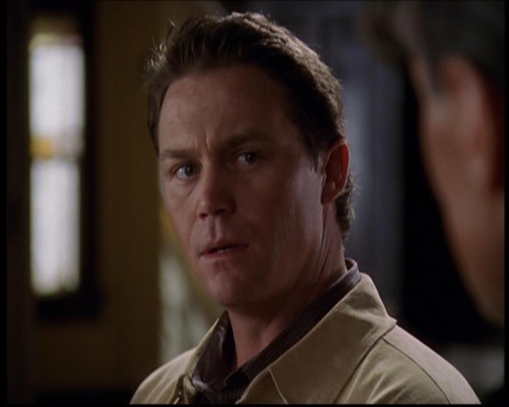 Charmed-Online-dot-709TheresSomethingAboutLeo0979.jpg