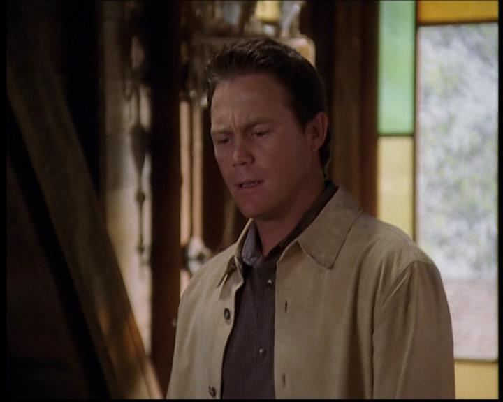 Charmed-Online-dot-709TheresSomethingAboutLeo0993.jpg