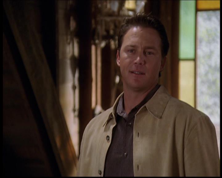 Charmed-Online-dot-709TheresSomethingAboutLeo0998.jpg