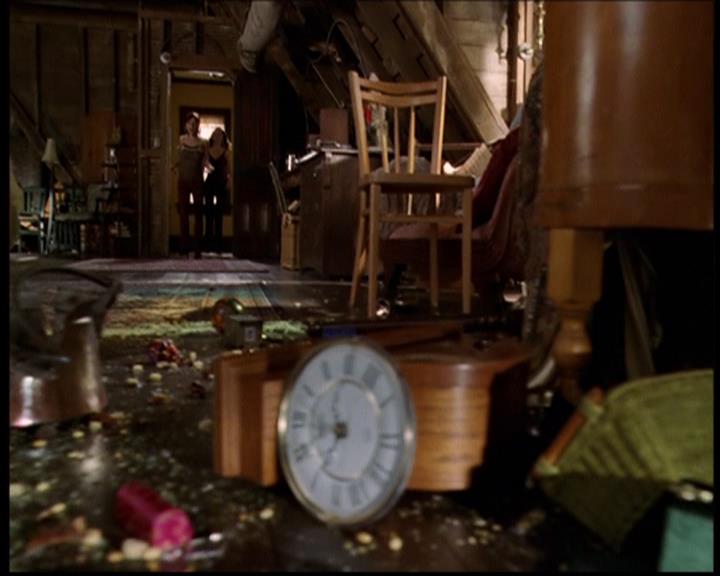 Charmed-Online-dot-709TheresSomethingAboutLeo1025.jpg