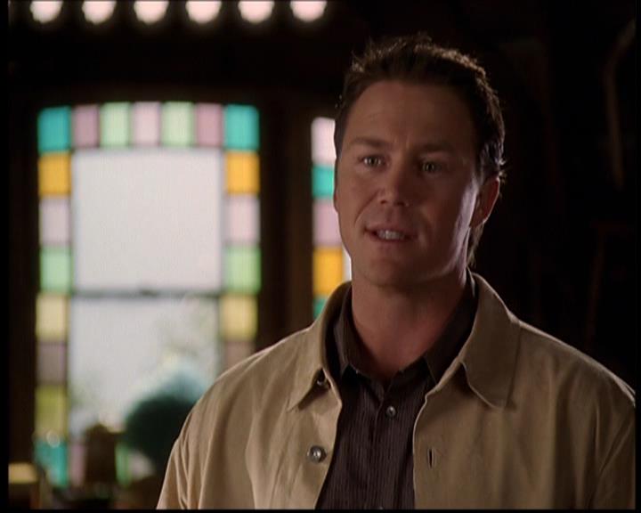 Charmed-Online-dot-709TheresSomethingAboutLeo1042.jpg