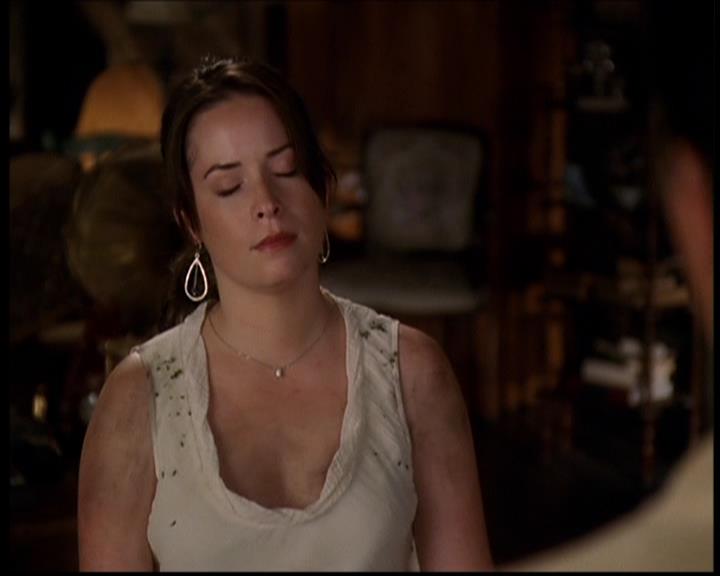 Charmed-Online-dot-709TheresSomethingAboutLeo1043.jpg Charmed-Online-dot-709TheresSomethingAboutLeo1043.jpg