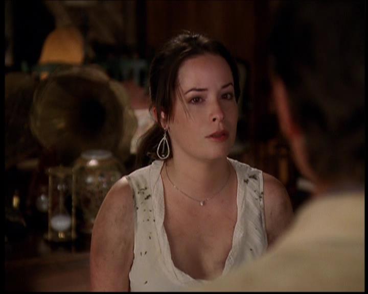 Charmed-Online-dot-709TheresSomethingAboutLeo1051.jpg