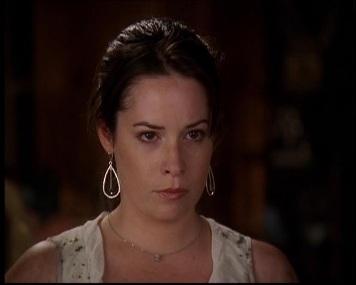 Charmed-Online-dot-709TheresSomethingAboutLeo1065.jpg