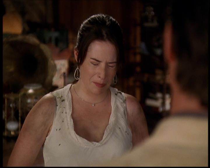 Charmed-Online-dot-709TheresSomethingAboutLeo1084.jpg