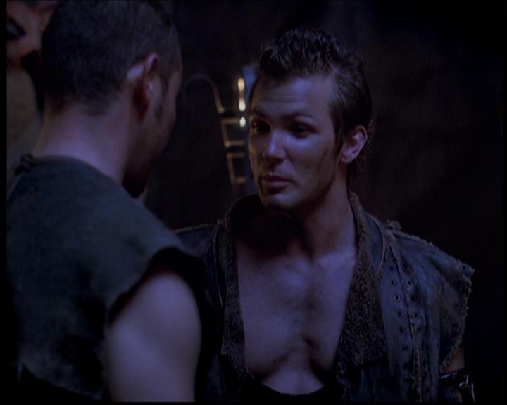 Charmed-Online-dot-709TheresSomethingAboutLeo1170.jpg