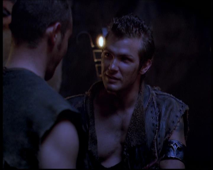 Charmed-Online-dot-709TheresSomethingAboutLeo1176.jpg