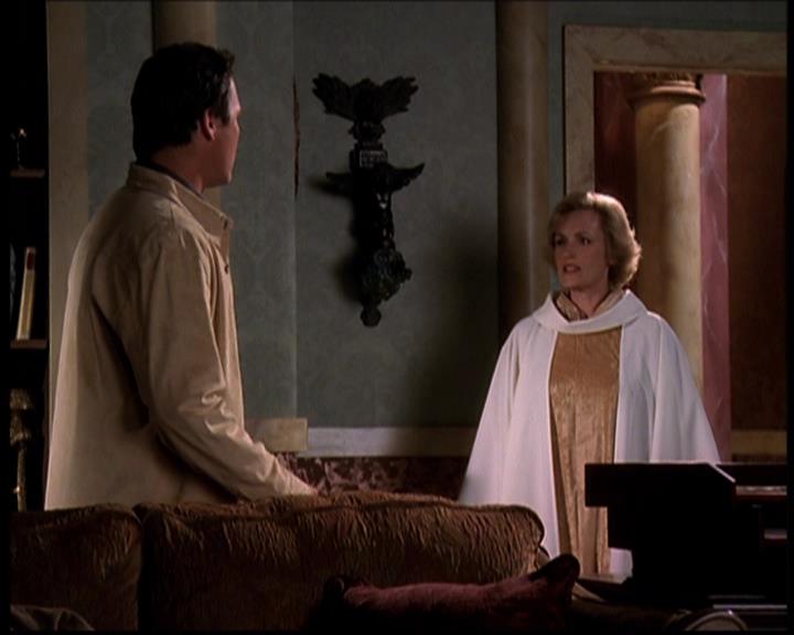 Charmed-Online-dot-709TheresSomethingAboutLeo1181.jpg
