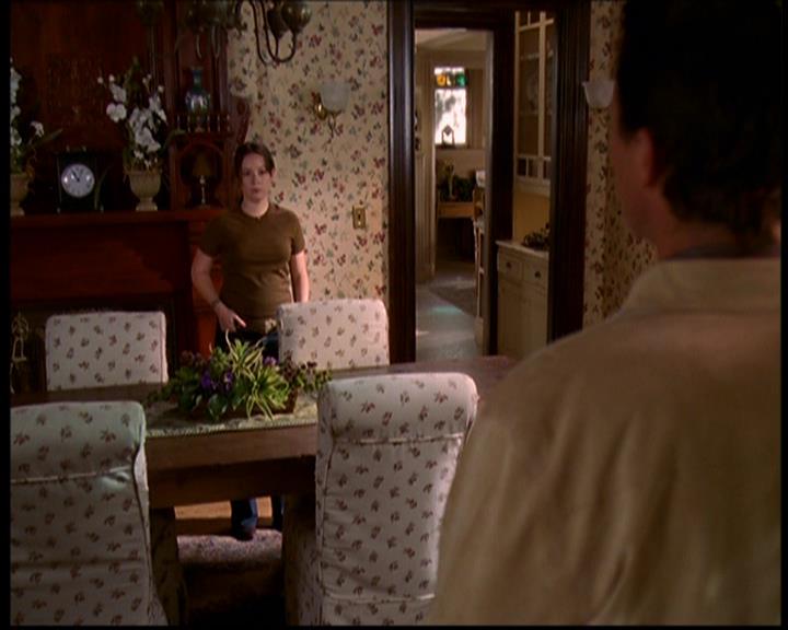 Charmed-Online-dot-709TheresSomethingAboutLeo1267.jpg