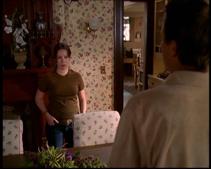 Charmed-Online-dot-709TheresSomethingAboutLeo1273.jpg