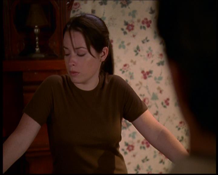 Charmed-Online-dot-709TheresSomethingAboutLeo1285.jpg