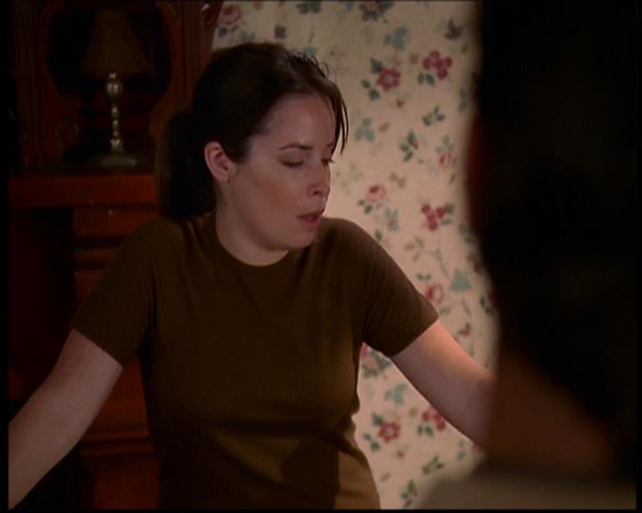Charmed-Online-dot-709TheresSomethingAboutLeo1289.jpg