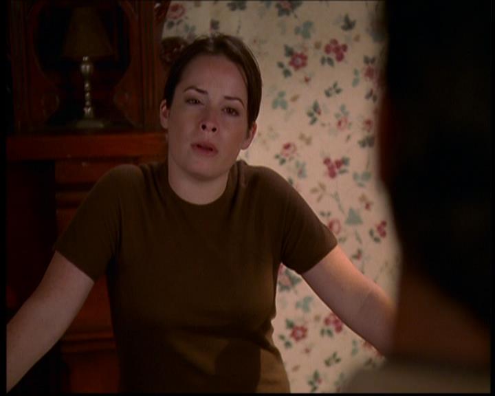 Charmed-Online-dot-709TheresSomethingAboutLeo1290.jpg