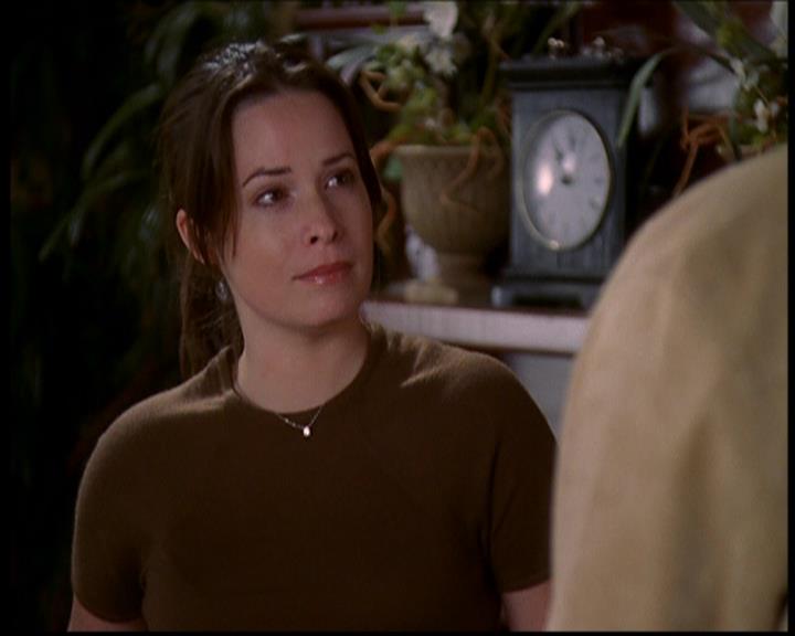 Charmed-Online-dot-709TheresSomethingAboutLeo1310.jpg