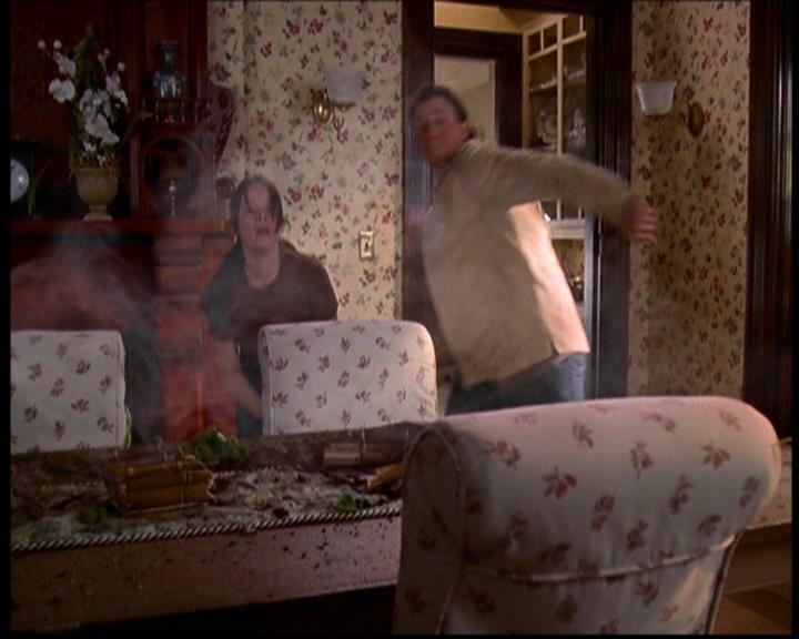 Charmed-Online-dot-709TheresSomethingAboutLeo1357.jpg