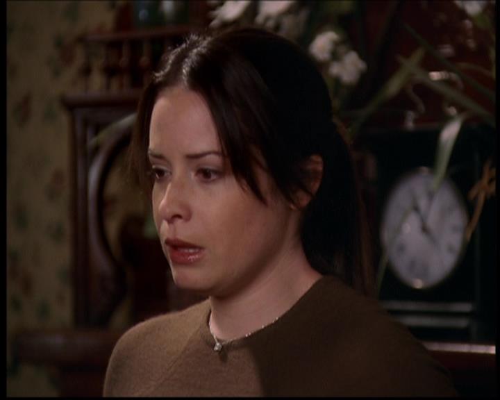 Charmed-Online-dot-709TheresSomethingAboutLeo1391.jpg