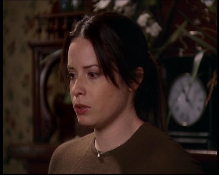 Charmed-Online-dot-709TheresSomethingAboutLeo1392.jpg