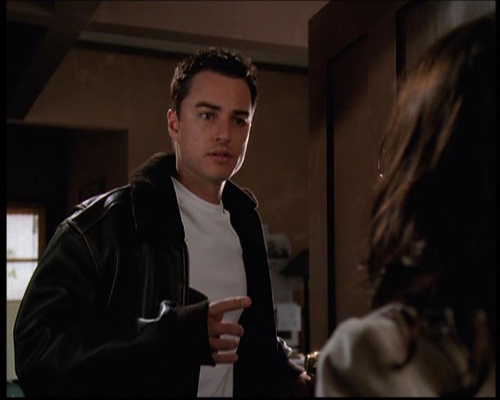 Charmed-Online-dot-709TheresSomethingAboutLeo1414.jpg