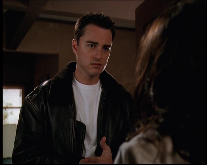 Charmed-Online-dot-709TheresSomethingAboutLeo1430.jpg