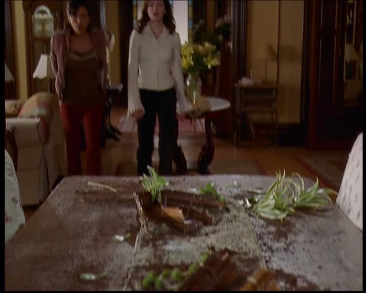 Charmed-Online-dot-709TheresSomethingAboutLeo1546.jpg