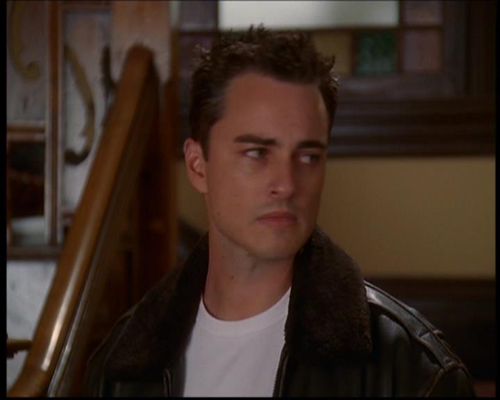 Charmed-Online-dot-709TheresSomethingAboutLeo1583.jpg