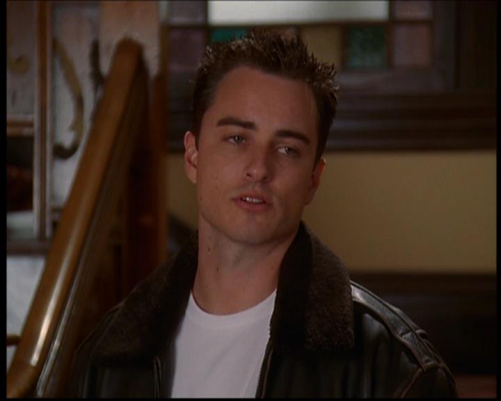 Charmed-Online-dot-709TheresSomethingAboutLeo1590.jpg