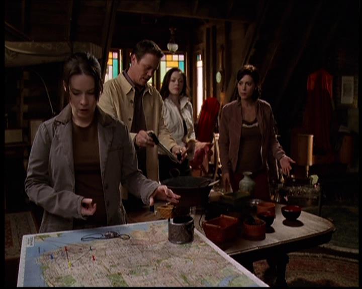 Charmed-Online-dot-709TheresSomethingAboutLeo1602.jpg