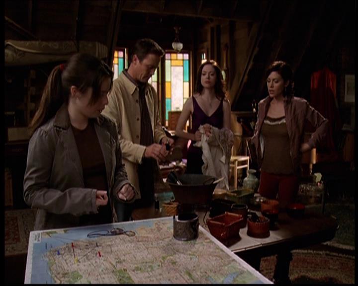 Charmed-Online-dot-709TheresSomethingAboutLeo1606.jpg