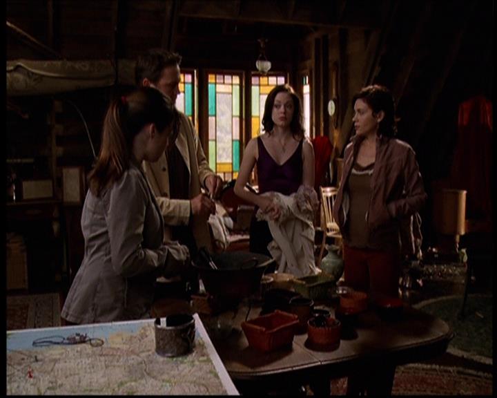 Charmed-Online-dot-709TheresSomethingAboutLeo1608.jpg