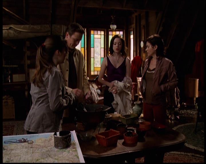 Charmed-Online-dot-709TheresSomethingAboutLeo1609.jpg