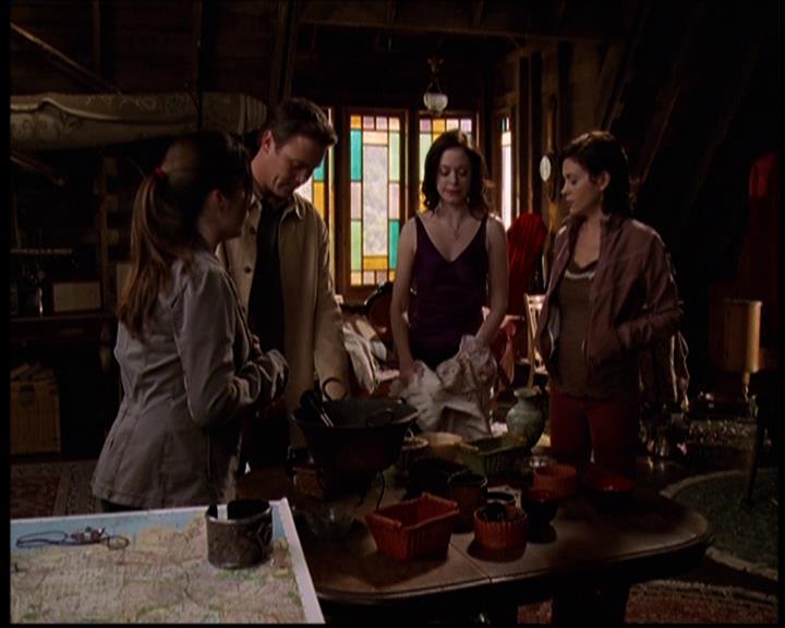 Charmed-Online-dot-709TheresSomethingAboutLeo1610.jpg