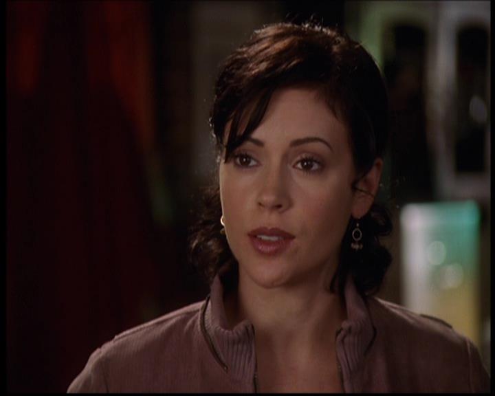 Charmed-Online-dot-709TheresSomethingAboutLeo1634.jpg