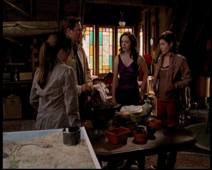 Charmed-Online-dot-709TheresSomethingAboutLeo1648.jpg