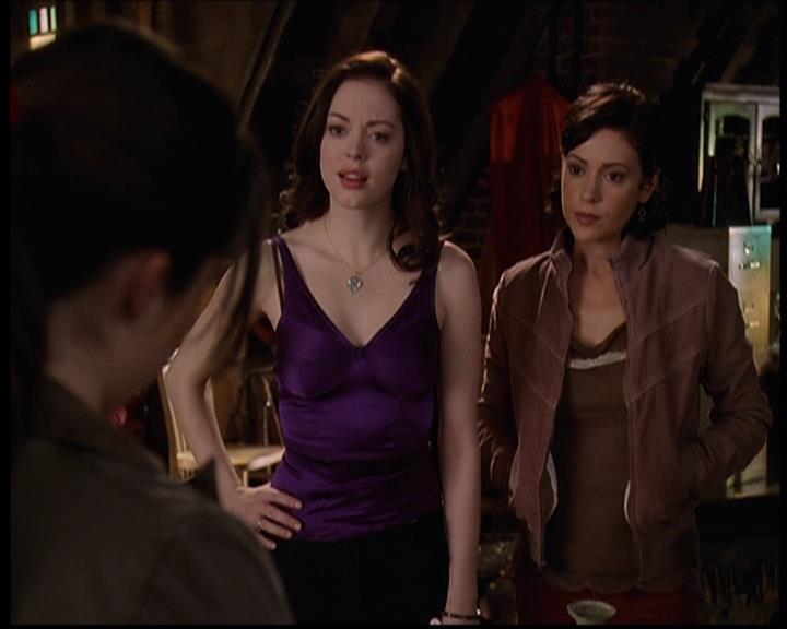 Charmed-Online-dot-709TheresSomethingAboutLeo1666.jpg