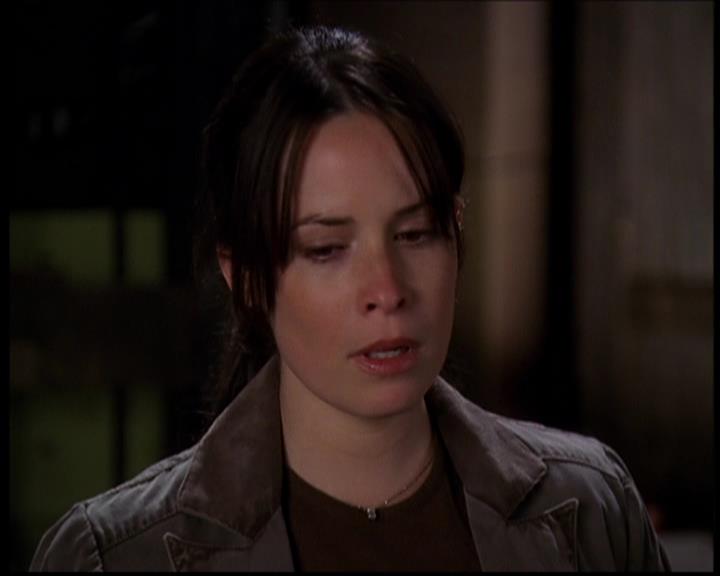 Charmed-Online-dot-709TheresSomethingAboutLeo1825.jpg