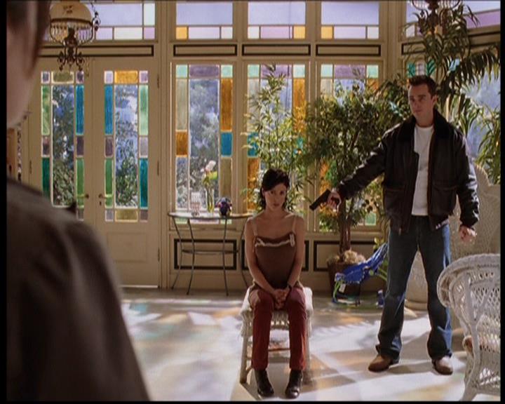 Charmed-Online-dot-709TheresSomethingAboutLeo1844.jpg