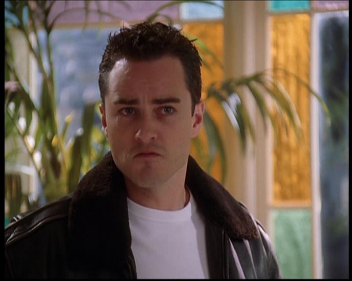Charmed-Online-dot-709TheresSomethingAboutLeo1878.jpg