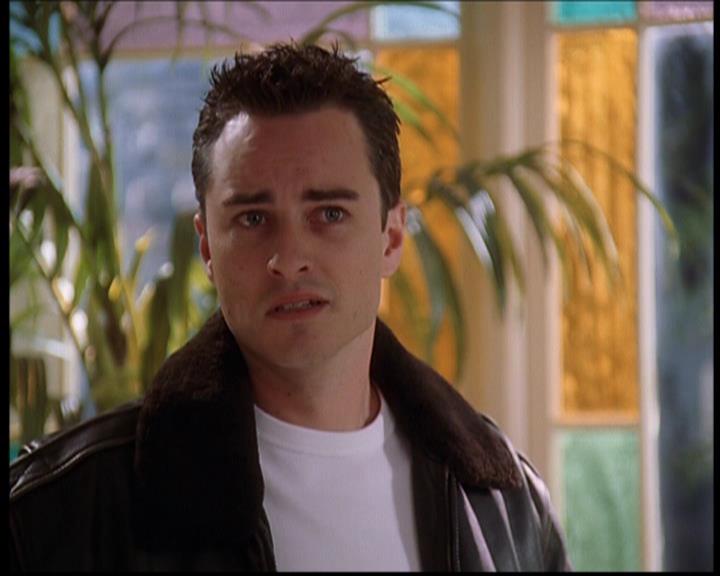 Charmed-Online-dot-709TheresSomethingAboutLeo1884.jpg