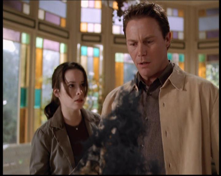 Charmed-Online-dot-709TheresSomethingAboutLeo1911.jpg