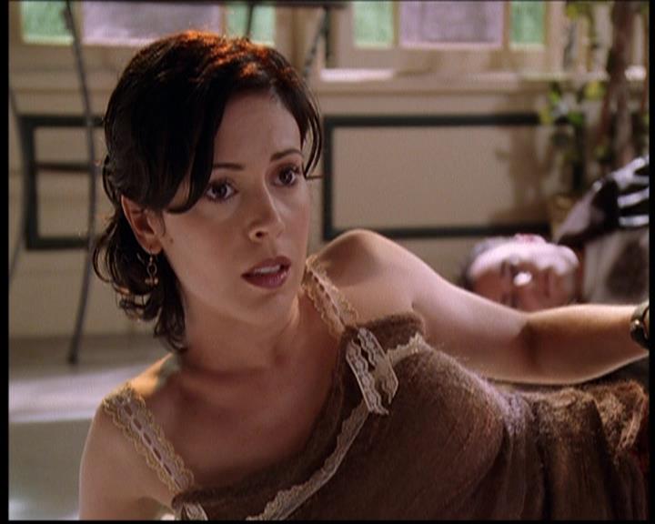 Charmed-Online-dot-709TheresSomethingAboutLeo1941.jpg