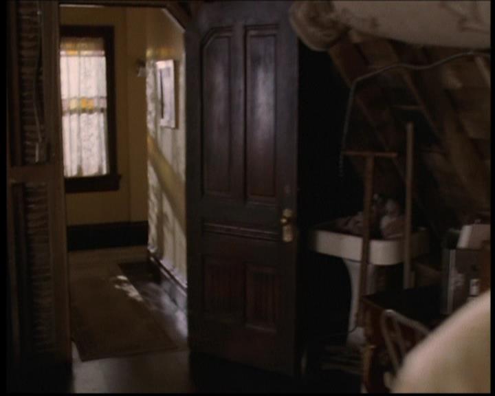 Charmed-Online-dot-709TheresSomethingAboutLeo2012.jpg