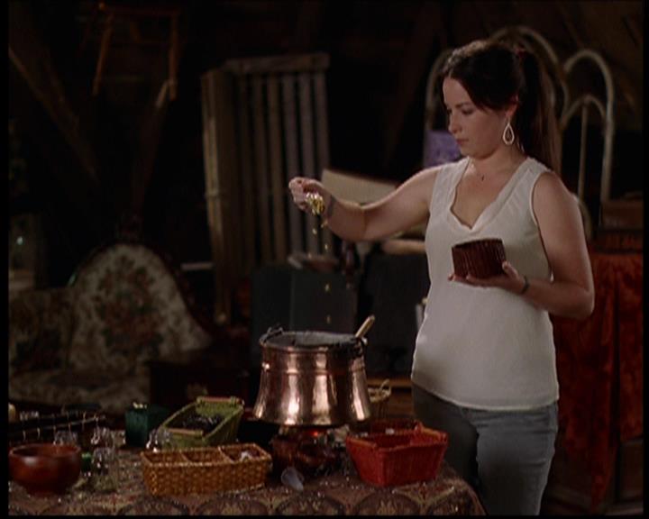 Charmed-Online-dot-709TheresSomethingAboutLeo2014.jpg