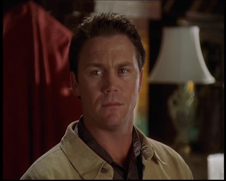 Charmed-Online-dot-709TheresSomethingAboutLeo2051.jpg