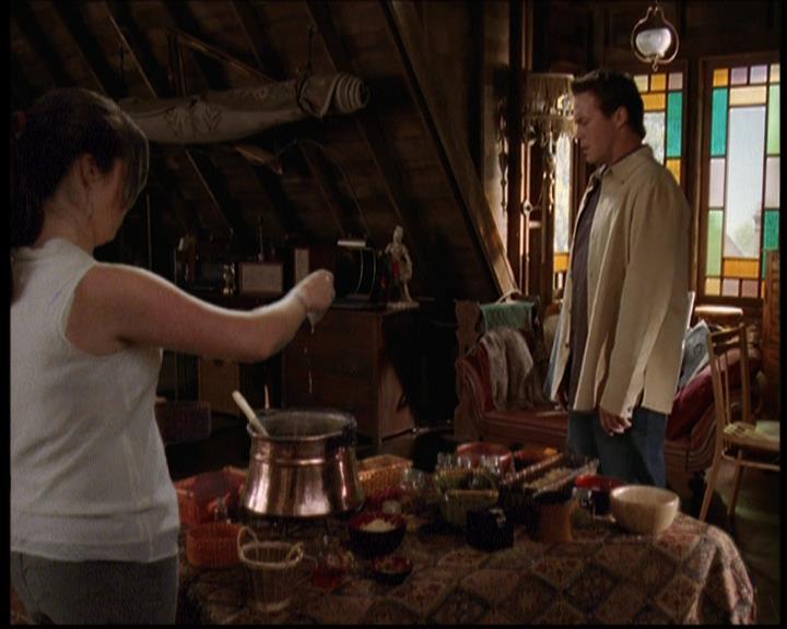 Charmed-Online-dot-709TheresSomethingAboutLeo2055.jpg